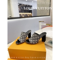 Louis Vuitton Slippers